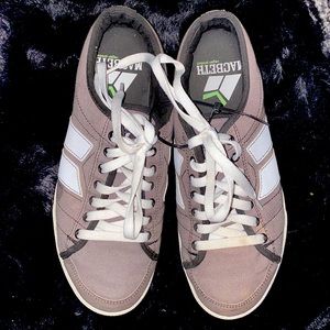 Men’s shoes size 9